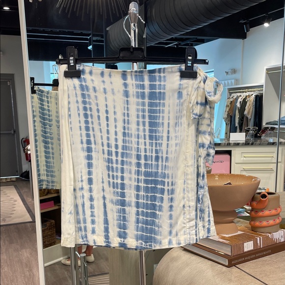 Sea Lustre
Parker Mini Skirt in Cloud Tie-Dye - Picture 1 of 5